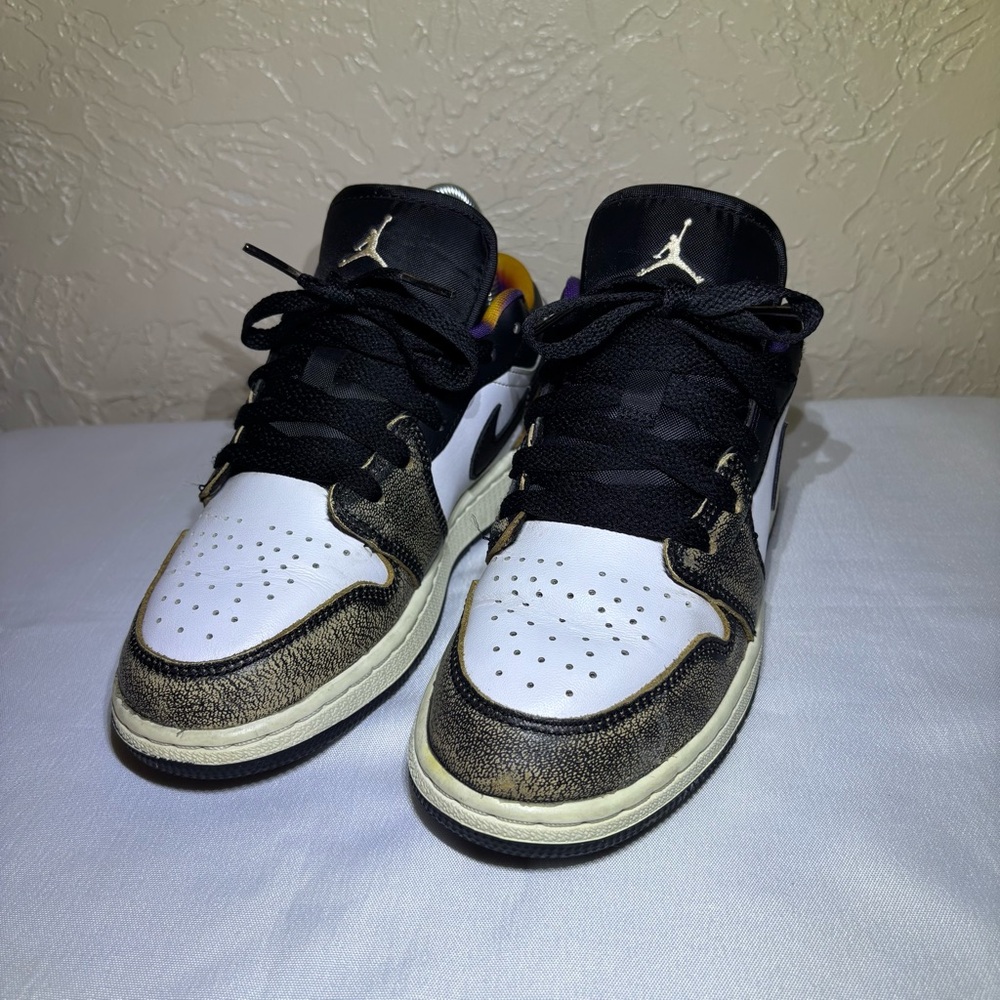 Air Jordan 1 Low SE Shoes Boys 4.5 Youth DQ8421-001 Wear Away Style